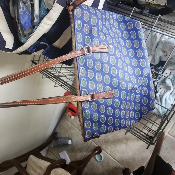 Lightly Used University Of Florida Dooney & Bourke - Picture 10 of 10